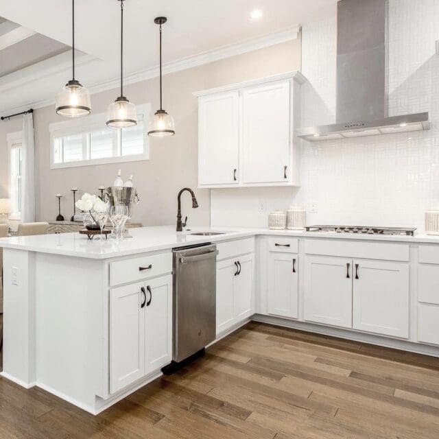 https://nicevilledesignstudio.com/wp-content/uploads/2023/09/kitchen-104-640x640.jpg